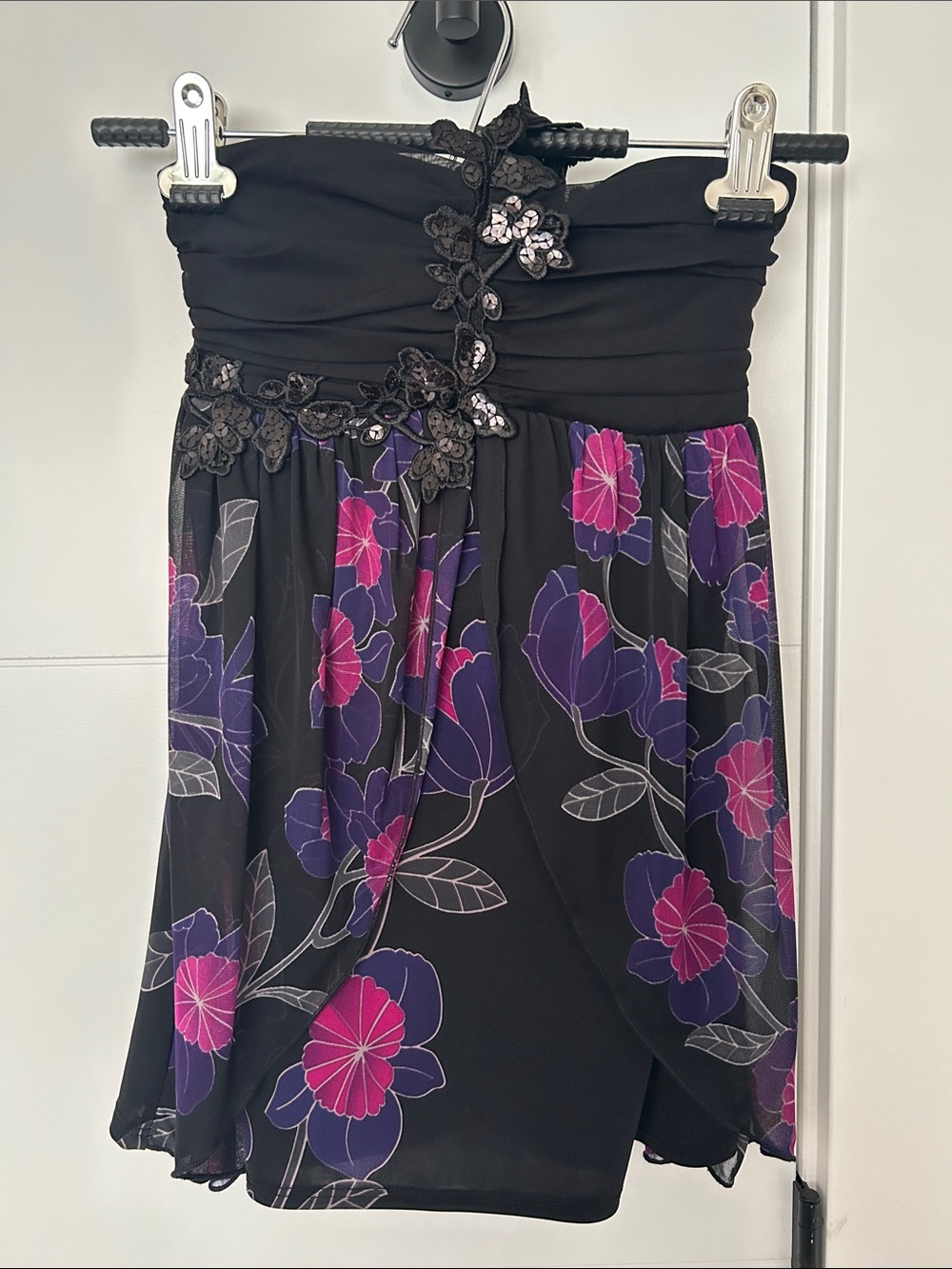 le chateau Black Floral Strapless Tank XXS